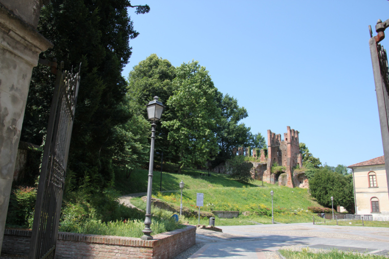 particolare-interno-castello-san-colombano